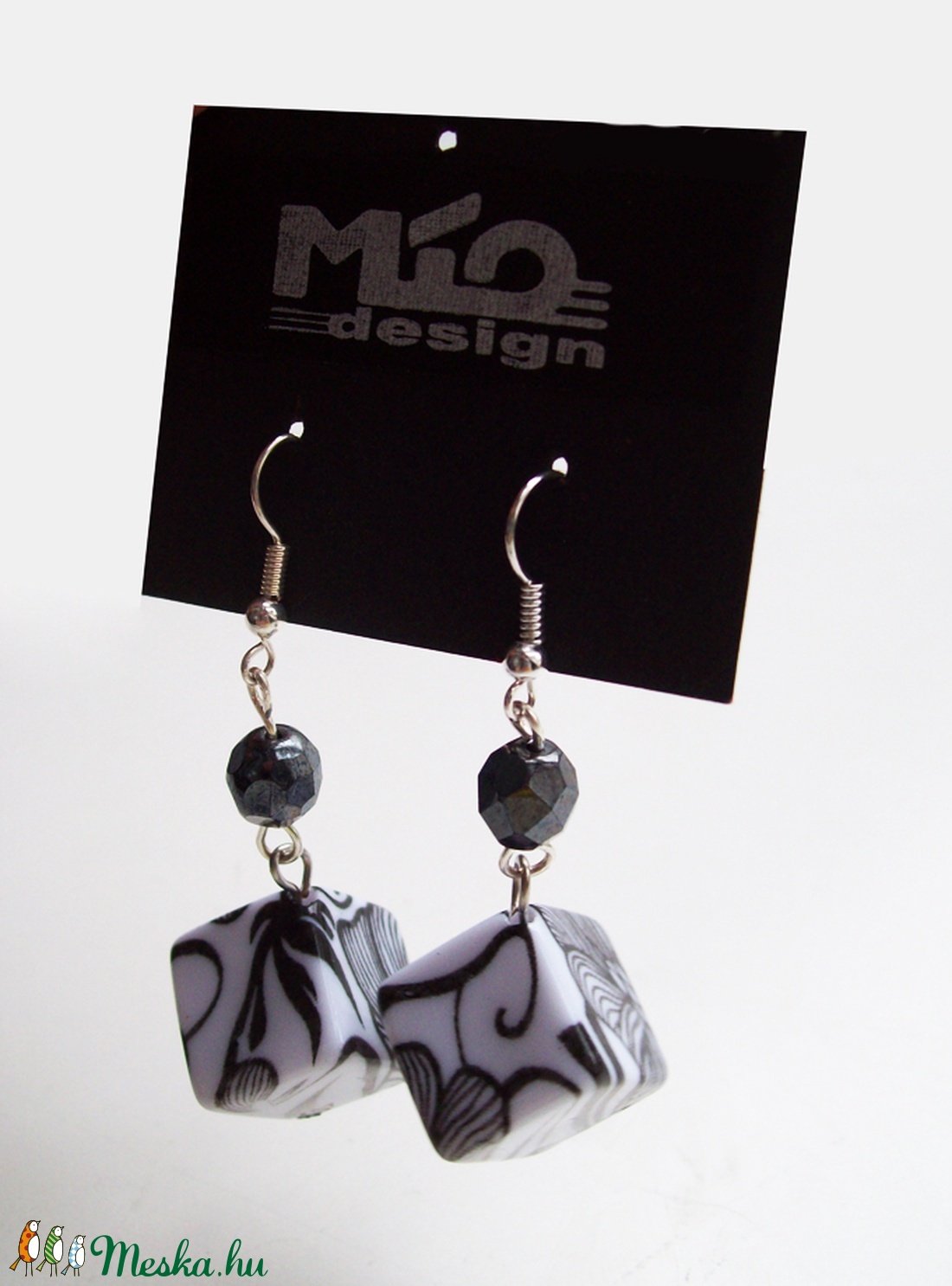 Virágmintás kocka fülbevaló - ékszer - fülbevaló - lógó fülbevaló - Meska.hu