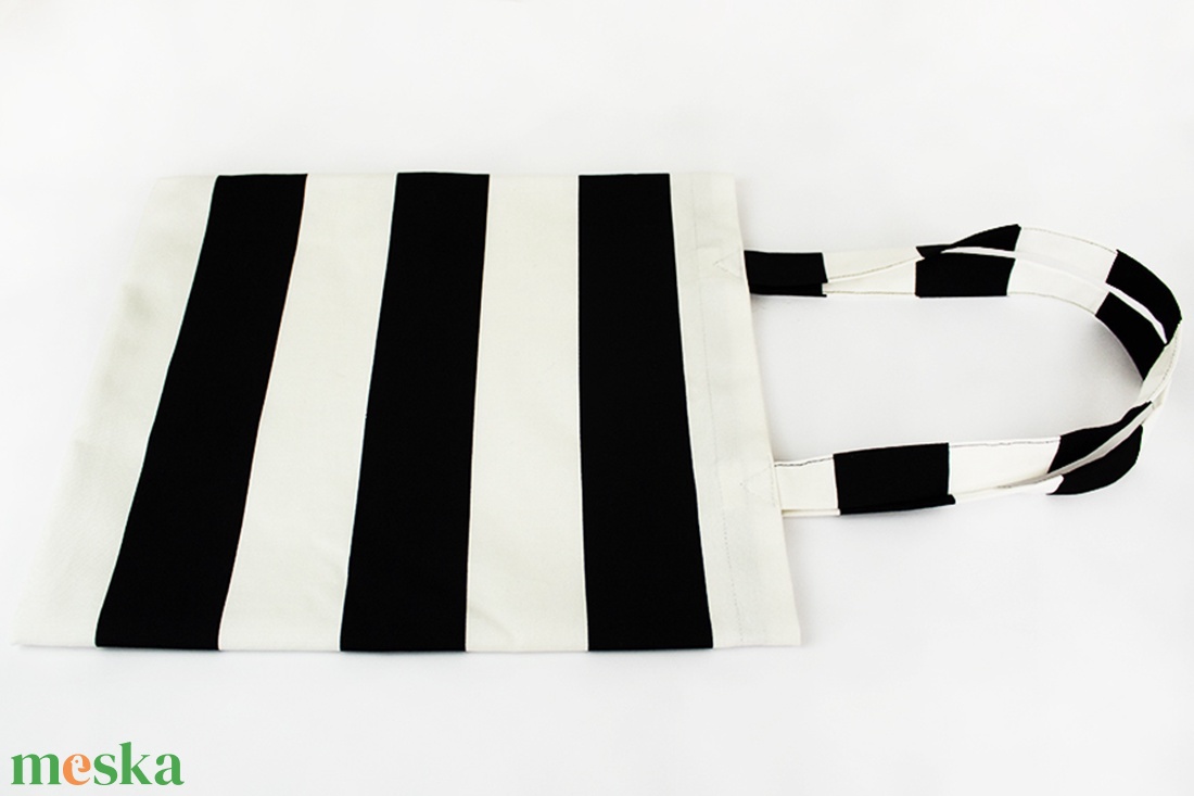 Fekete-fehér csíkos szatyor - táska & tok - bevásárlás & shopper táska - shopper, textiltáska, szatyor - Meska.hu