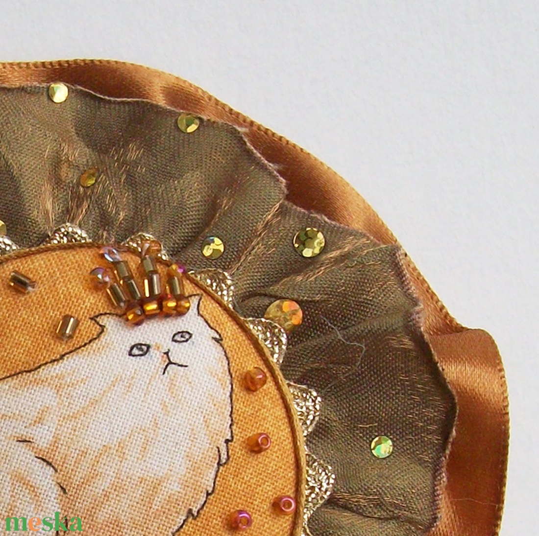 Hercegnőcicás kitűző - ékszer - kitűző és bross - kitűző - Meska.hu