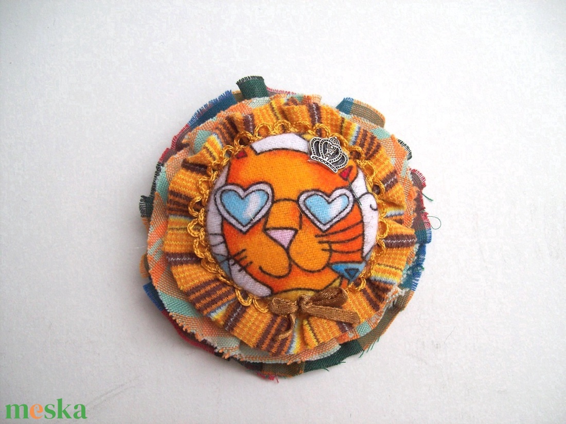 Szemüveges cicás kitűző - ékszer - kitűző és bross - kitűző - Meska.hu Szemüveges cicás kitűző - ékszer - kitűző és bross - kitűző - Meska.hu
