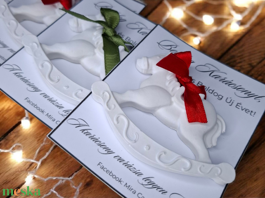 Hintaló kerámiából, karacsonyfa dísz - karácsony - karácsonyi lakásdekoráció - karácsonyfadíszek - Meska.hu