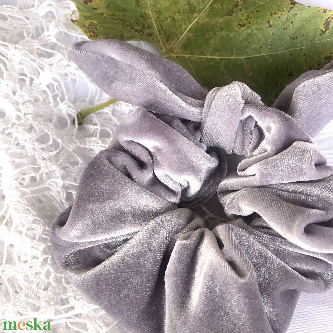 Plüss scrunchie hajgumi, M nyuszifüles - lila - ruha & divat - hajdísz & hajcsat - hajgumi - Meska.hu Plüss scrunchie hajgumi, M nyuszifüles - lila - ruha & divat - hajdísz & hajcsat - hajgumi - Meska.hu