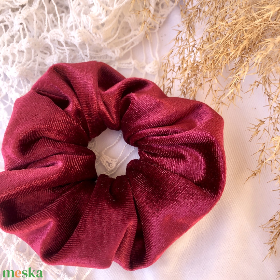 Plüss scrunchie hajgumi, M - bordó - ruha & divat - hajdísz & hajcsat - hajgumi - Meska.hu Plüss scrunchie hajgumi, M - bordó - ruha & divat - hajdísz & hajcsat - hajgumi - Meska.hu