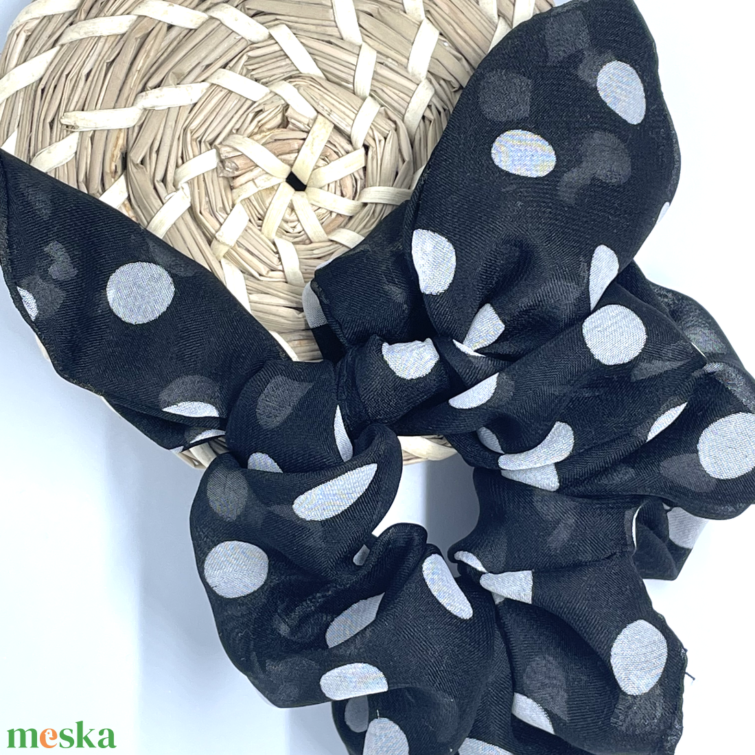 Textil scrunchie hajgumi, M nyuszifüles - fekete pöttyös - ruha & divat - hajdísz & hajcsat - hajgumi - Meska.hu Textil scrunchie hajgumi, M nyuszifüles - fekete pöttyös - ruha & divat - hajdísz & hajcsat - hajgumi - Meska.hu