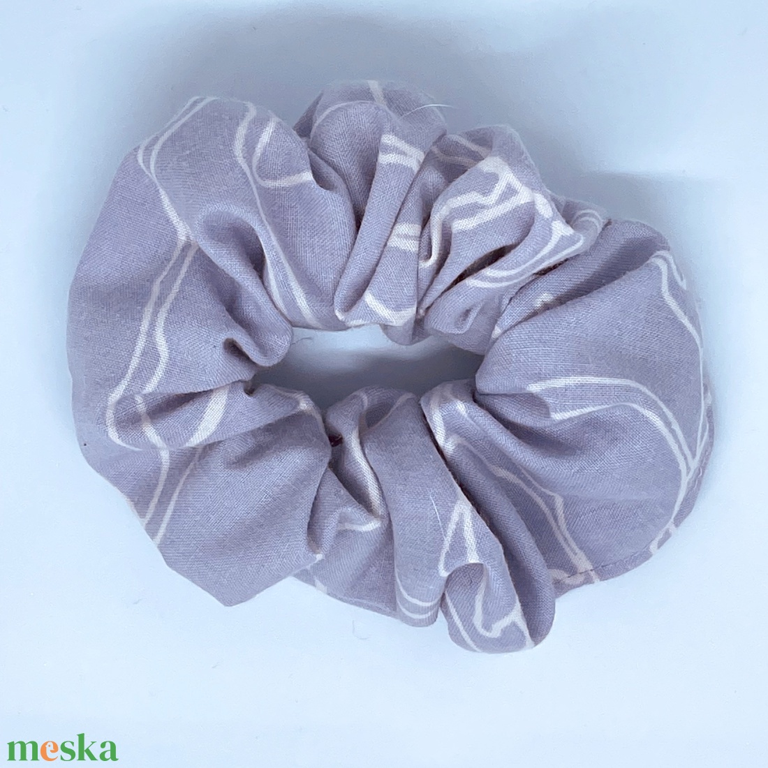 Textil scrunchie hajgumi, M - halványlila virágos - ruha & divat - hajdísz & hajcsat - hajgumi - Meska.hu Textil scrunchie hajgumi, M - halványlila virágos - ruha & divat - hajdísz & hajcsat - hajgumi - Meska.hu