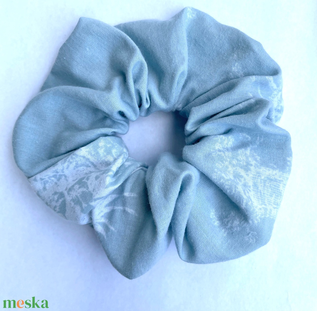 Textil scrunchie hajgumi, M - vintage kék - ruha & divat - hajdísz & hajcsat - hajgumi - Meska.hu Textil scrunchie hajgumi, M - vintage kék - ruha & divat - hajdísz & hajcsat - hajgumi - Meska.hu