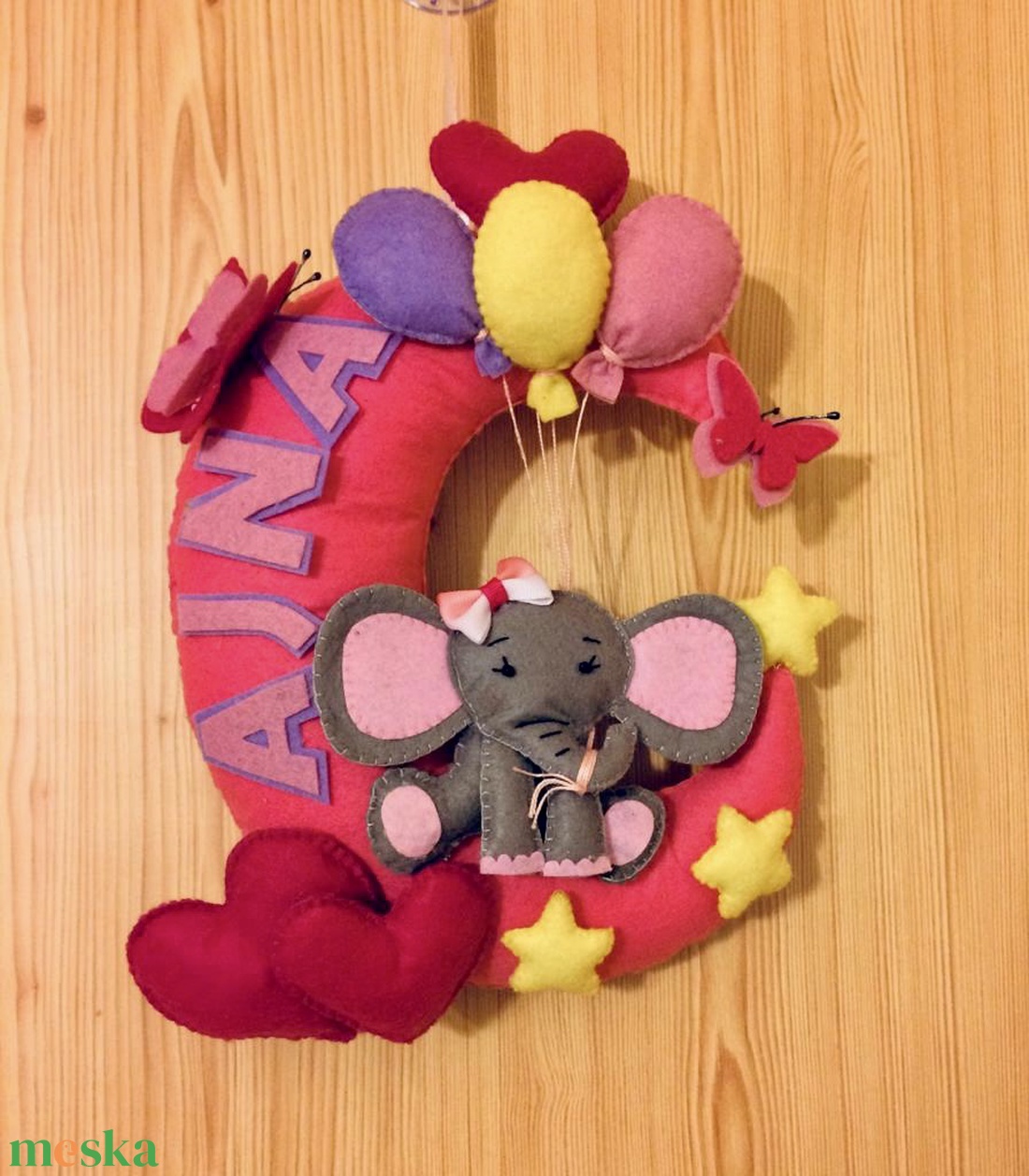 Holdon ülő kiselefánt lufikkal filc  gyerek névtábla, falidísz, babaszoba dekoráció  - otthon & életmód - babaszoba, gyerekszoba - babaszoba dekoráció - Meska.hu