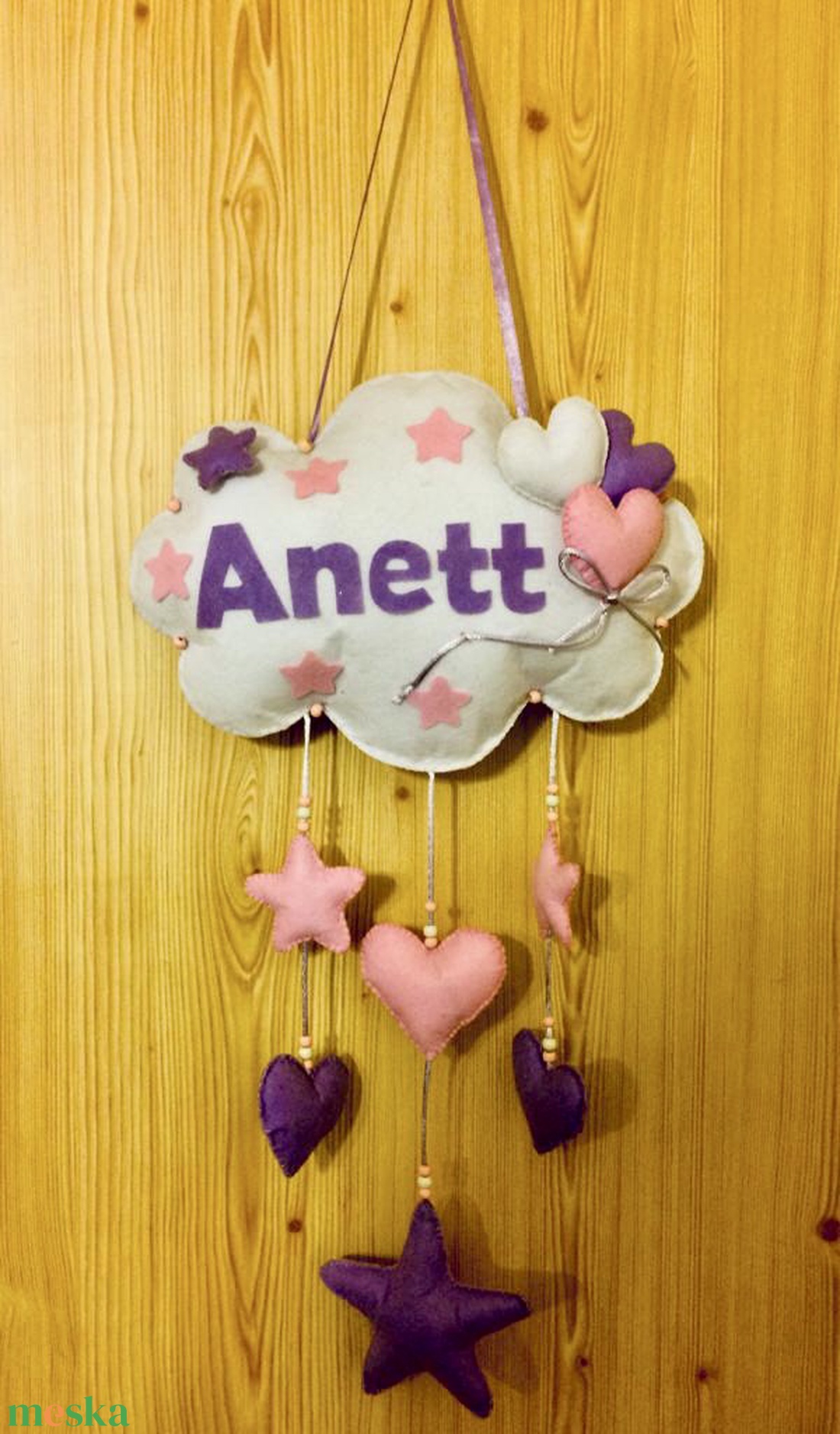 Felhő filc névtábla szívekkel, falidísz , ajtódísz , babaszoba dekoráció  - otthon & életmód - babaszoba, gyerekszoba - babaszoba dekoráció - Meska.hu