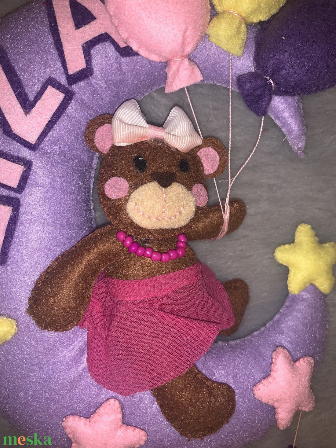 Maci a holdon lufikkal, csillagokkal filc  gyerek névtábla, falidísz, babaszoba dekoráció,ajtódísz - otthon & életmód - babaszoba, gyerekszoba - babaszoba dekoráció - Meska.hu