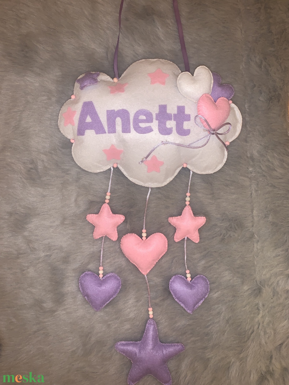 Felhő filc névtábla szívekkel, falidísz , ajtódísz , babaszoba dekoráció  - otthon & életmód - babaszoba, gyerekszoba - babaszoba dekoráció - Meska.hu