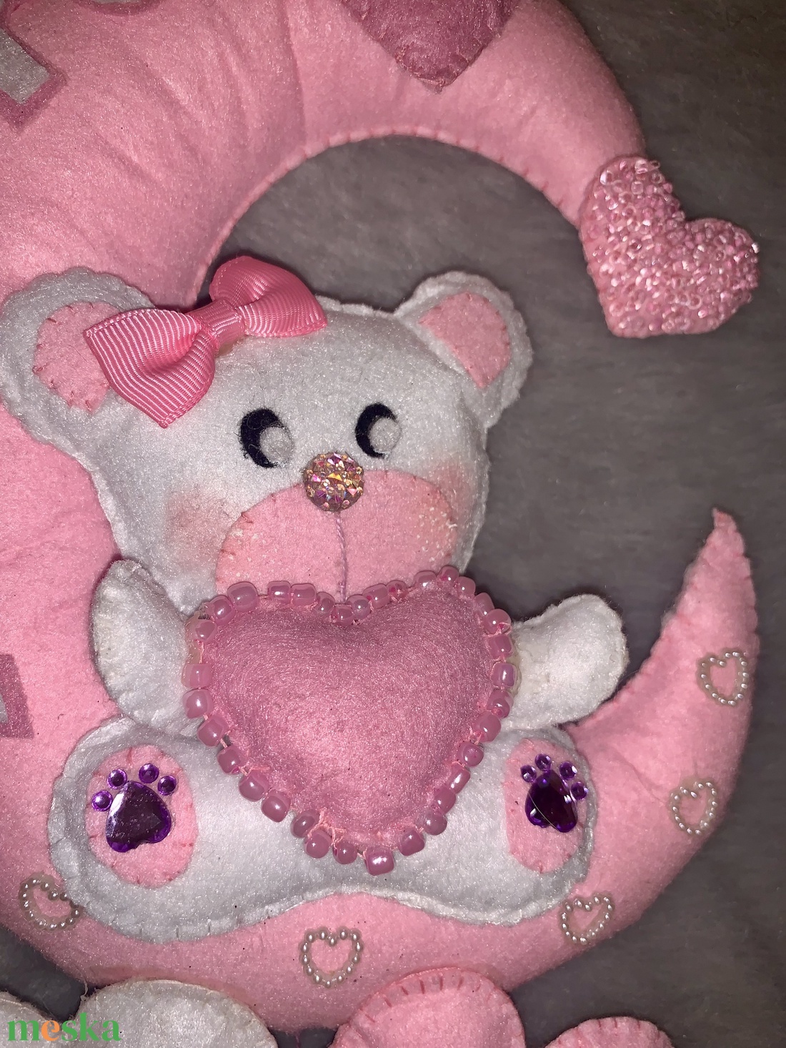 Fehér macis filc névtábla, falidísz, babaszoba dekoráció  - otthon & életmód - babaszoba, gyerekszoba - gyerek névtábla - Meska.hu