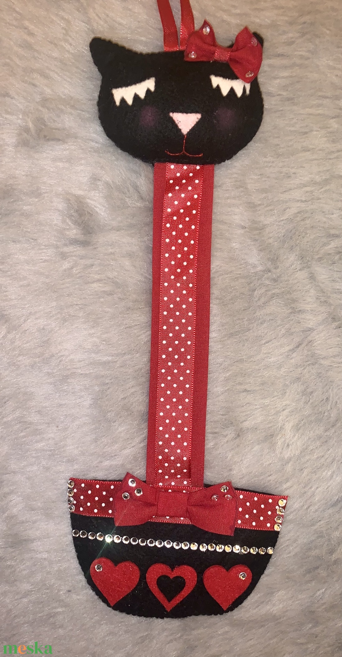 Cicás  filc hajcsat tartó - ékszer - ékszertartó - fali ékszertartó - Meska.hu