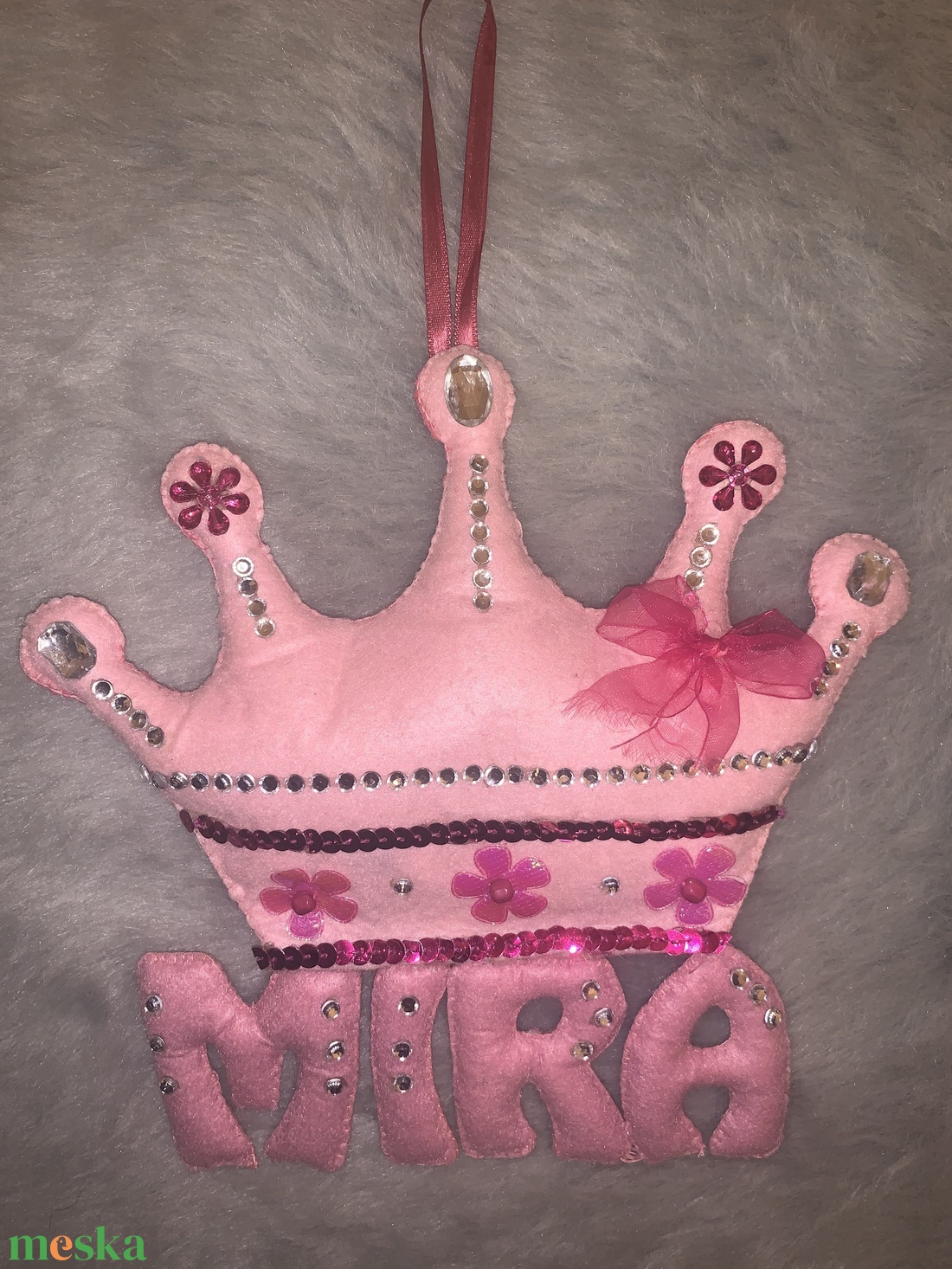 Koronás  filc névtábla, babaszoba dekoráció, ajtódísz - otthon & életmód - babaszoba, gyerekszoba - gyerek névtábla - Meska.hu