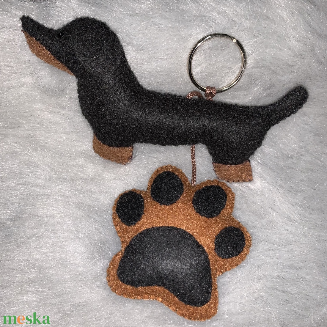 Tacskó, kutya  filc kulcstartó - táska & tok - kulcstartó & táskadísz - kulcstartó - Meska.hu