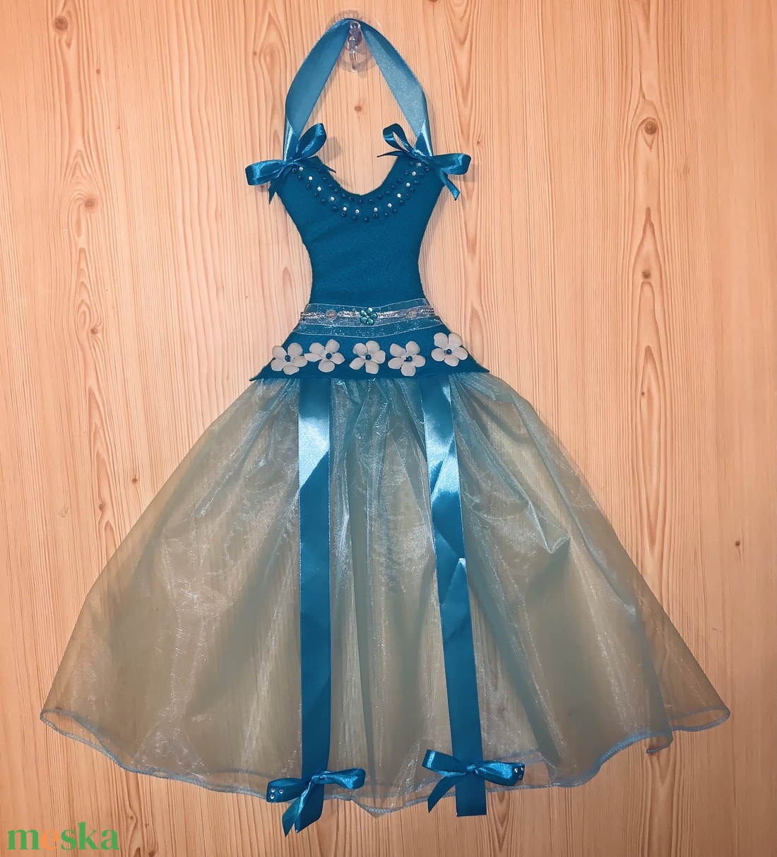 Hercegnő báli ruhája hajcsat tartó - ékszer - ékszertartó - fali ékszertartó - Meska.hu