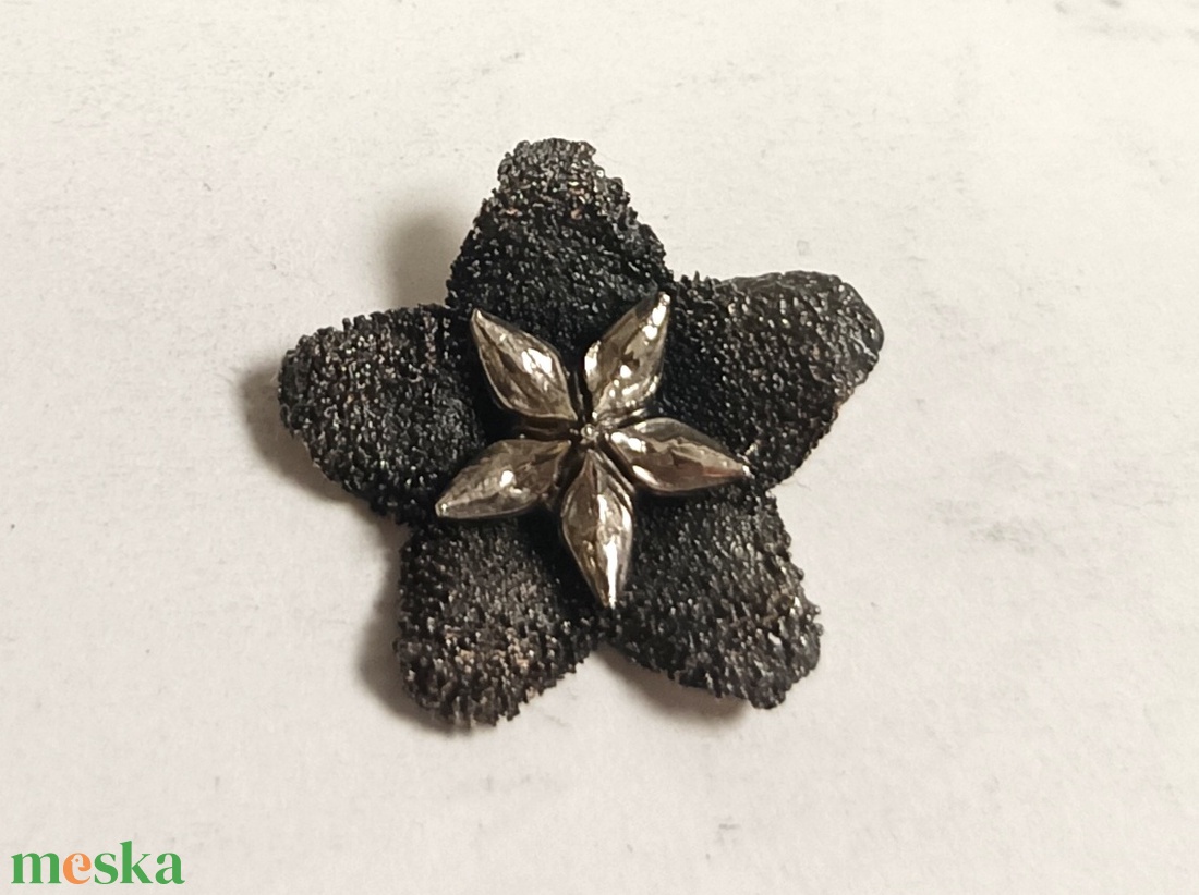 Viaszvirág medál - ékszer - nyaklánc - medál - Meska.hu