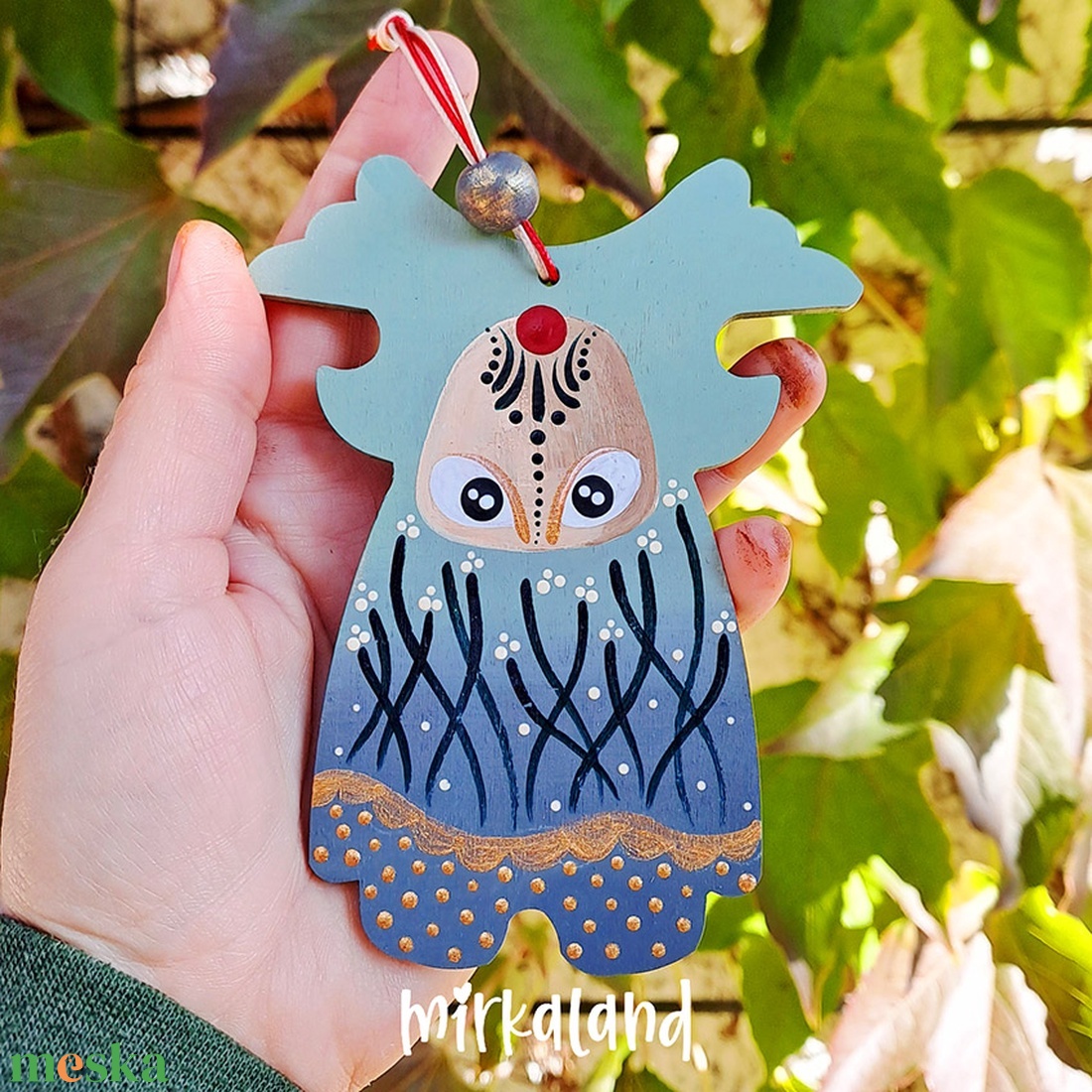 Lirava  A Harmatvölgy Apró Kísérője  kézzel festett fafigura - otthon & életmód - dekoráció - fali és függő dekoráció - függődísz - Meska.hu