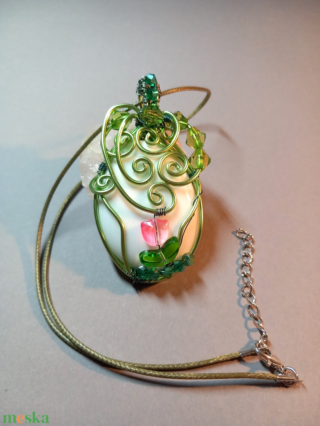 Tavaszt idéző medál tulipánnal - ékszer - nyaklánc - medálos nyaklánc - Meska.hu