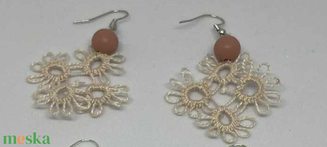 Hús szinű csipke fülbevaló (1 pár) -  - Meska.hu