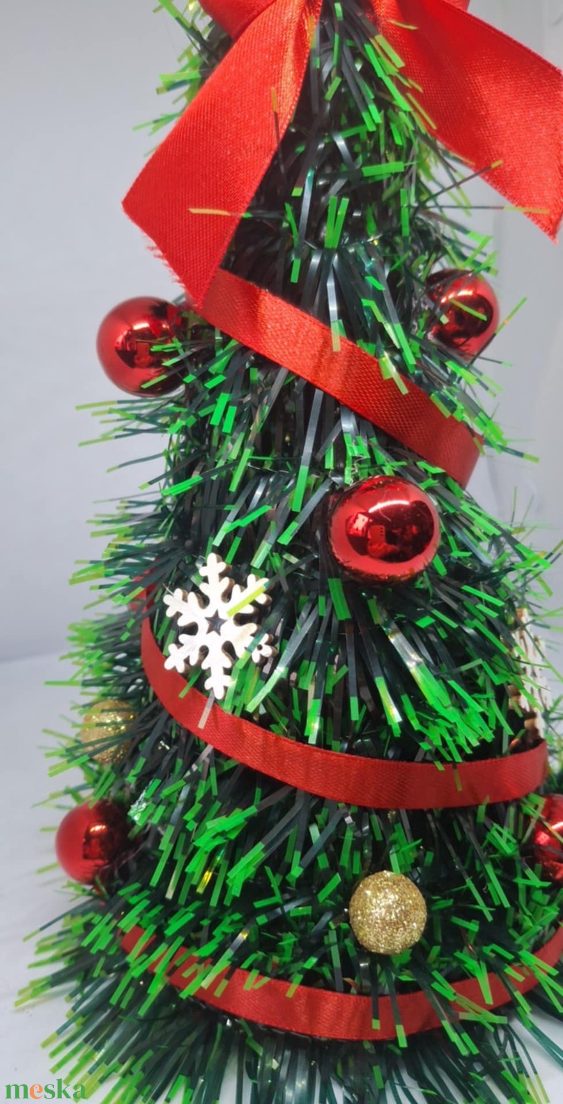 Piros-arany díszes mű süvegfenyő - otthon & életmód - dekoráció - asztal és polc dekoráció - asztaldísz - Meska.hu