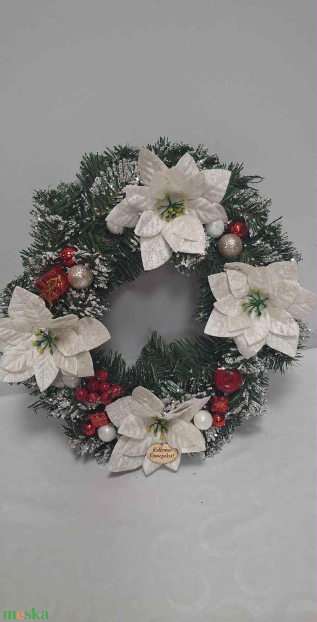 Fehér Mikulásvirágos ajtódísz - otthon & életmód - dekoráció - ajtó- és ablak dekoráció - ajtódísz & kopogtató - Meska.hu