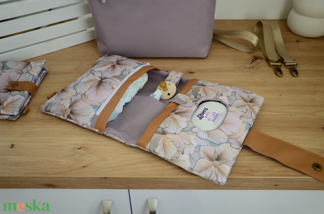 Pelenkázó neszeszer - vízhatlan - álomvirág - táska & tok - pelenkatáska - pelenkatartó tok - Meska.hu