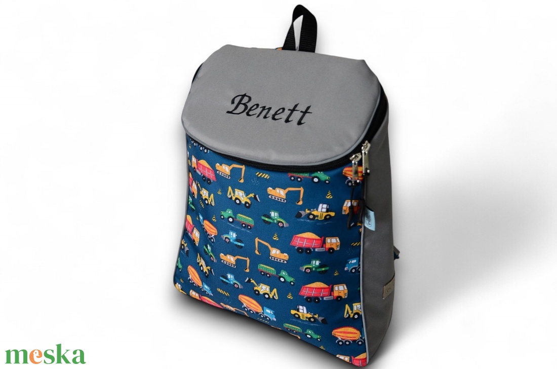 Munkagépes ovis hátizsák névvel - játék & sport - ovis felszerelés - ovis hátizsák - Meska.hu