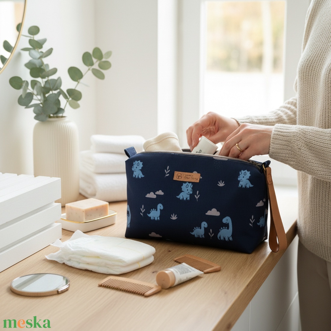 Cipzáras neszeszer Walking Mum midi � Dinóbarátok - táska & tok - neszesszer - Meska.hu