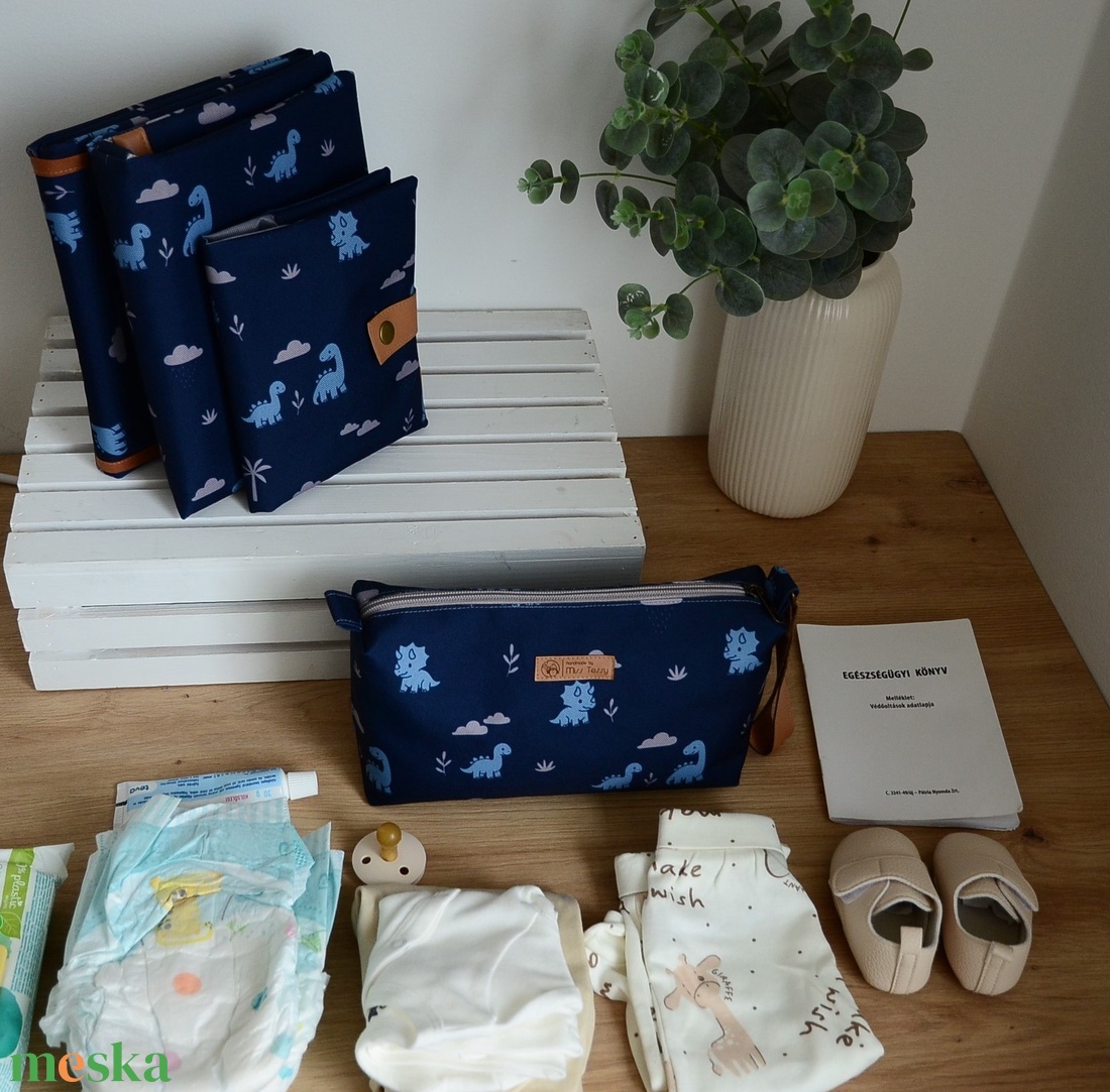 Cipzáras neszeszer Walking Mum midi � Dinóbarátok - táska & tok - neszesszer - Meska.hu