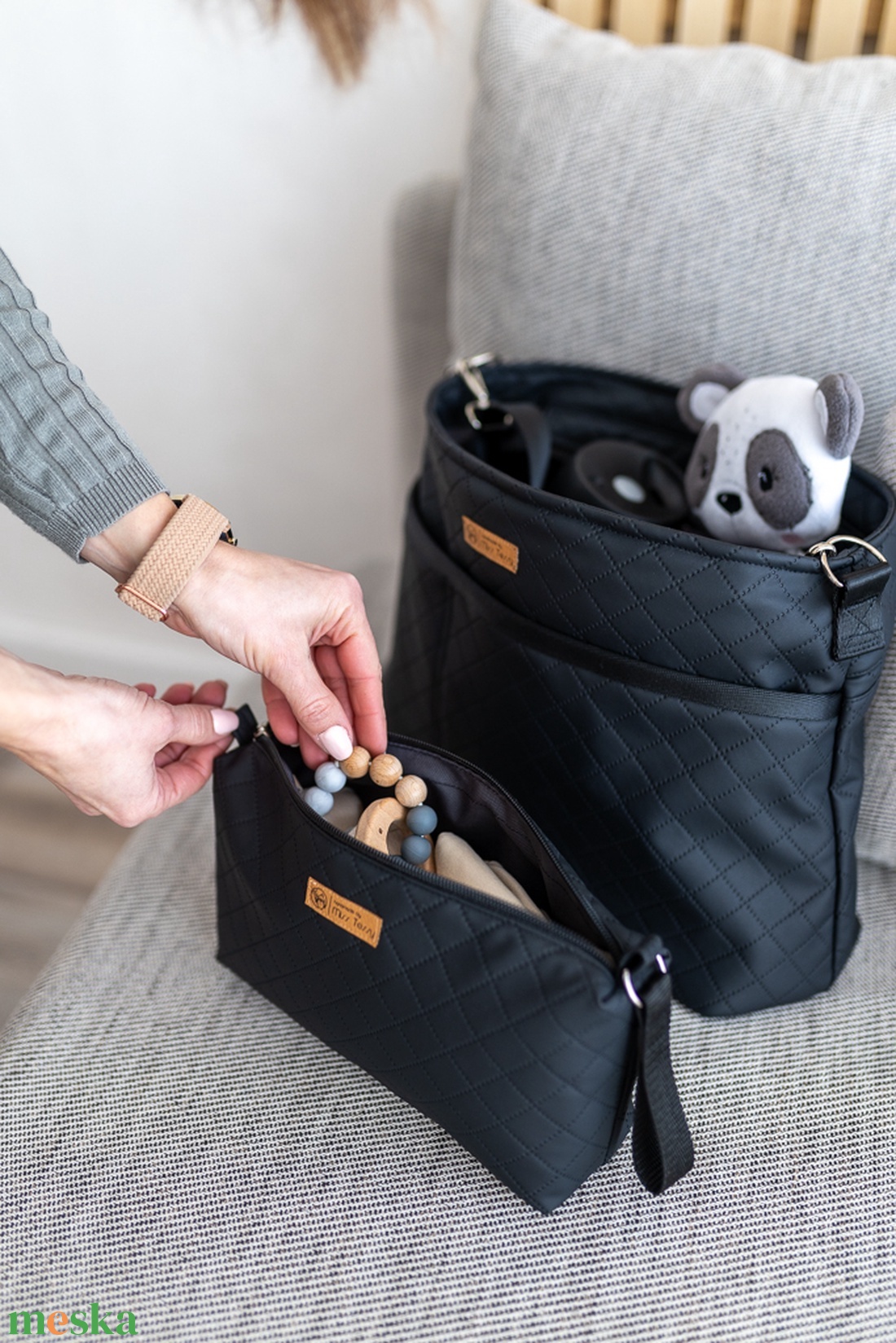 Cipzáras neszeszer Walking Mum midi � black - táska & tok - neszesszer - Meska.hu