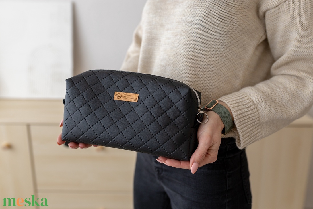 Cipzáras neszeszer Walking Mum midi � black - táska & tok - neszesszer - Meska.hu