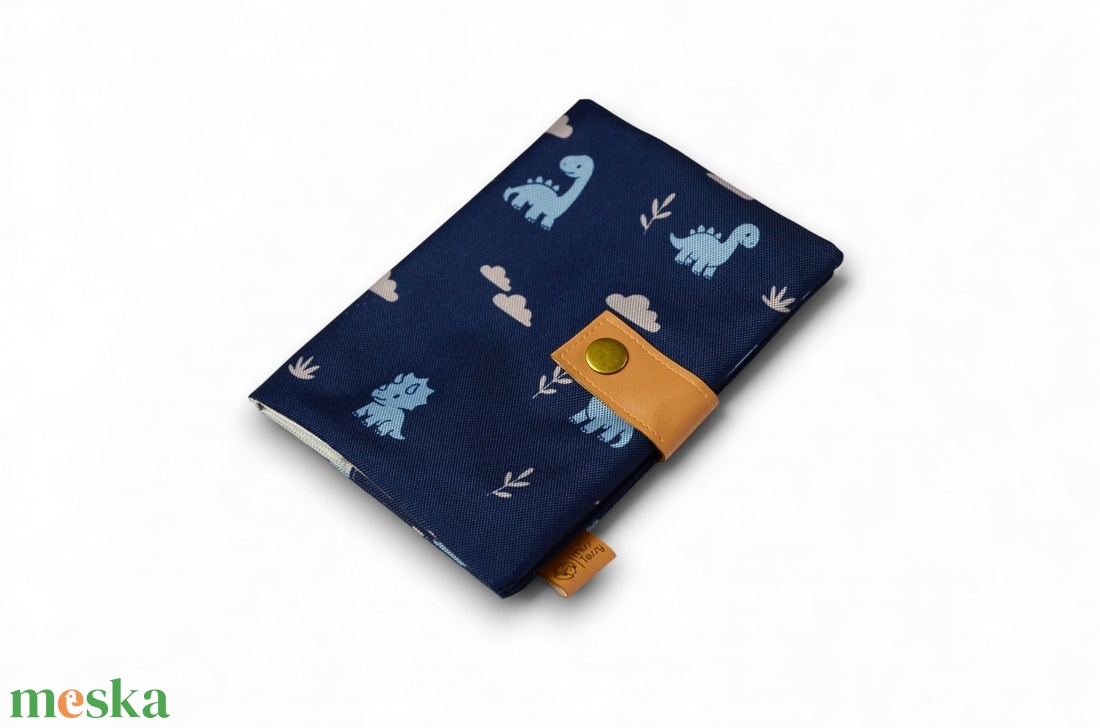 Vízhatlan egészségügyi kiskönyv borító - dínóbarátok - baba - mama - babaemlékek - egészségügyi kiskönyv borító - Meska.hu