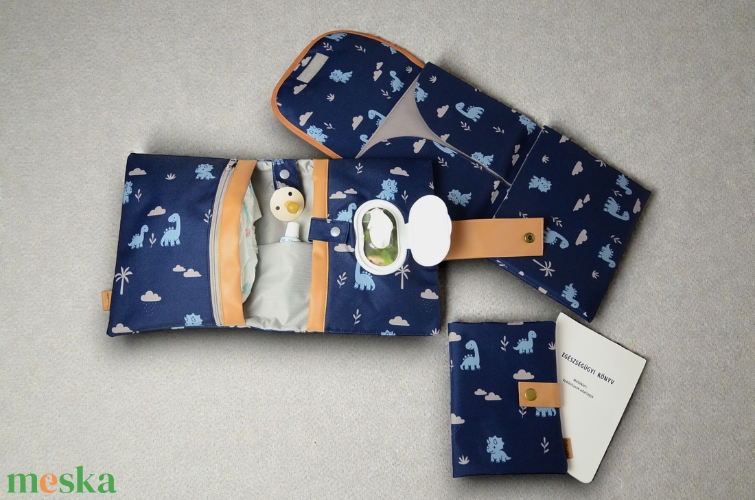 Pelenkázó neszeszer - vízhatlan - dínóbarátok - baba - mama - pelenkázó, babafürdető kellékek - pelenkázó neszeszer, pelenkatartó - Meska.hu