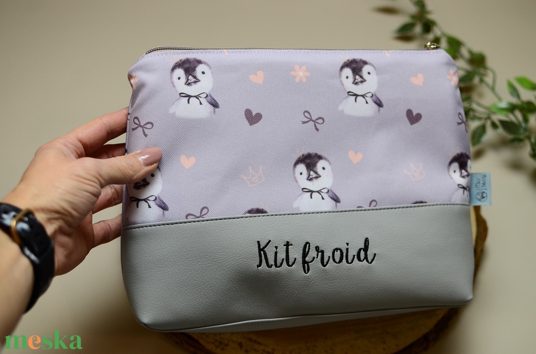 Cipzáros neszeszer névvel - 2 méretben -pingvin - táska & tok - neszesszer - Meska.hu