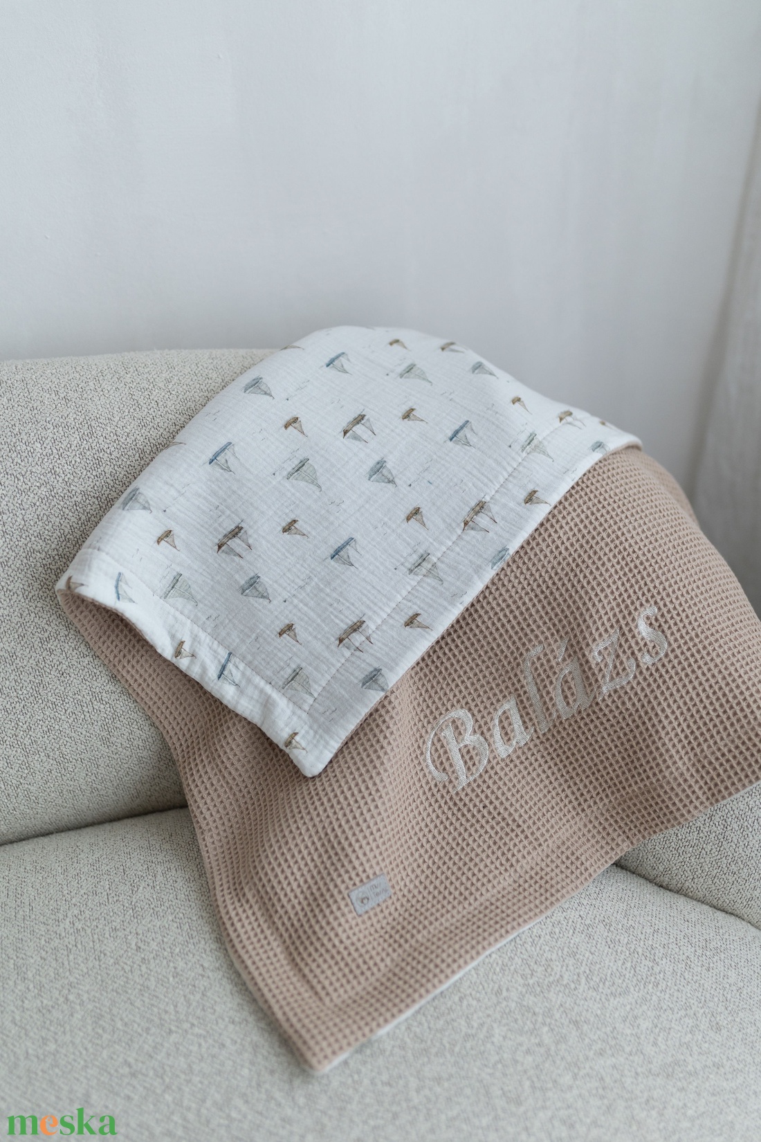 Vitorlás babatakaró névvel � duplagéz és waffle pamutból  - baba - mama - baba ágynemű - babatakaró, gyerek pléd - Meska.hu