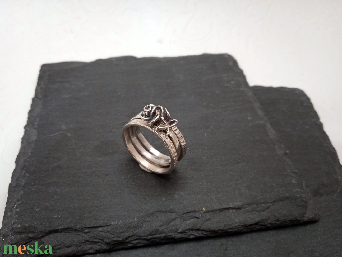Rózsaszál ezüst gyűrű MyCollection szettben is! - Mithrillion Elegancia - ékszer - gyűrű - kerek gyűrű - Meska.hu Rózsaszál ezüst gyűrű MyCollection szettben is! - Mithrillion Elegancia - ékszer - gyűrű - kerek gyűrű - Meska.hu
