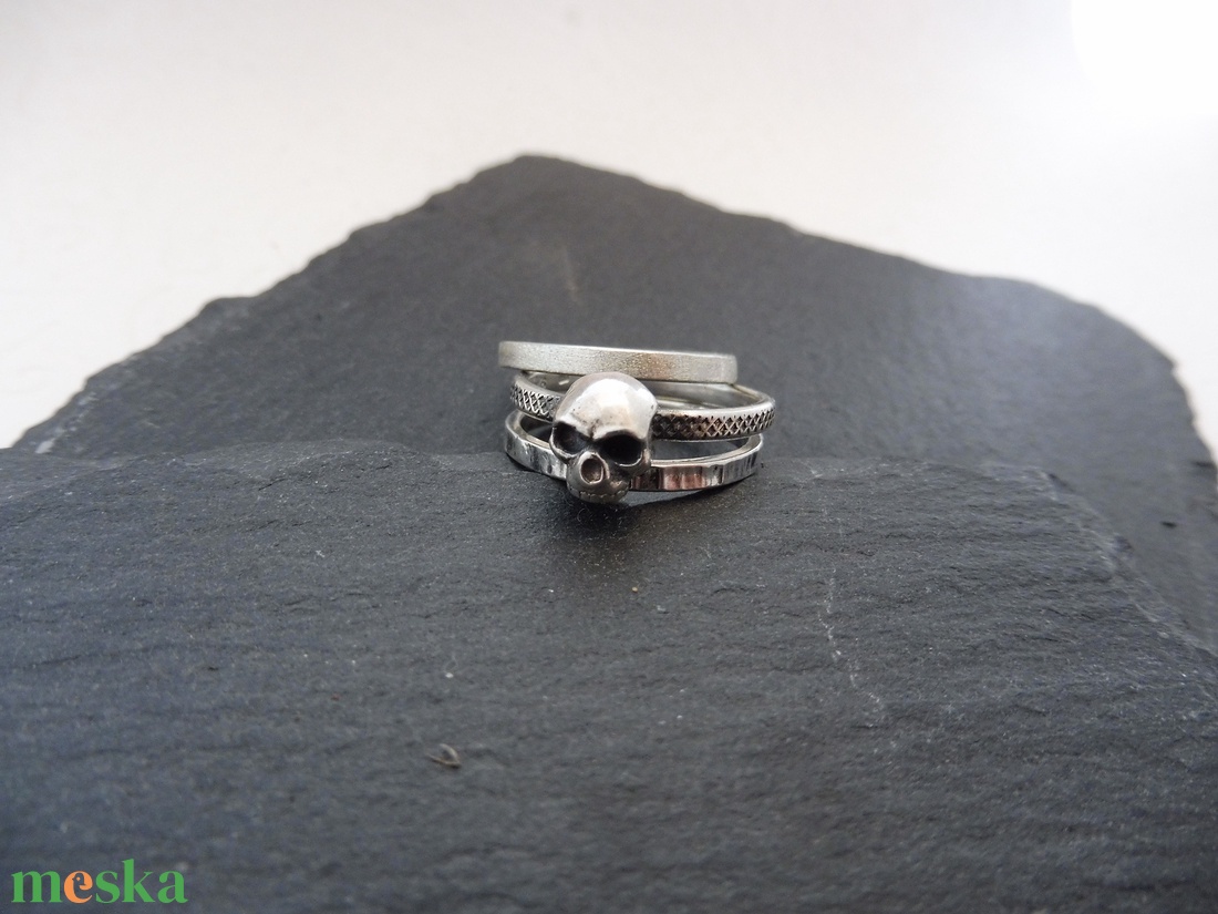 Sötét Védelmező koponyás ezüst gyűrű - MyCollection szettben is! -  Mithrillion Elegancia - ékszer - gyűrű - kerek gyűrű - Meska.hu