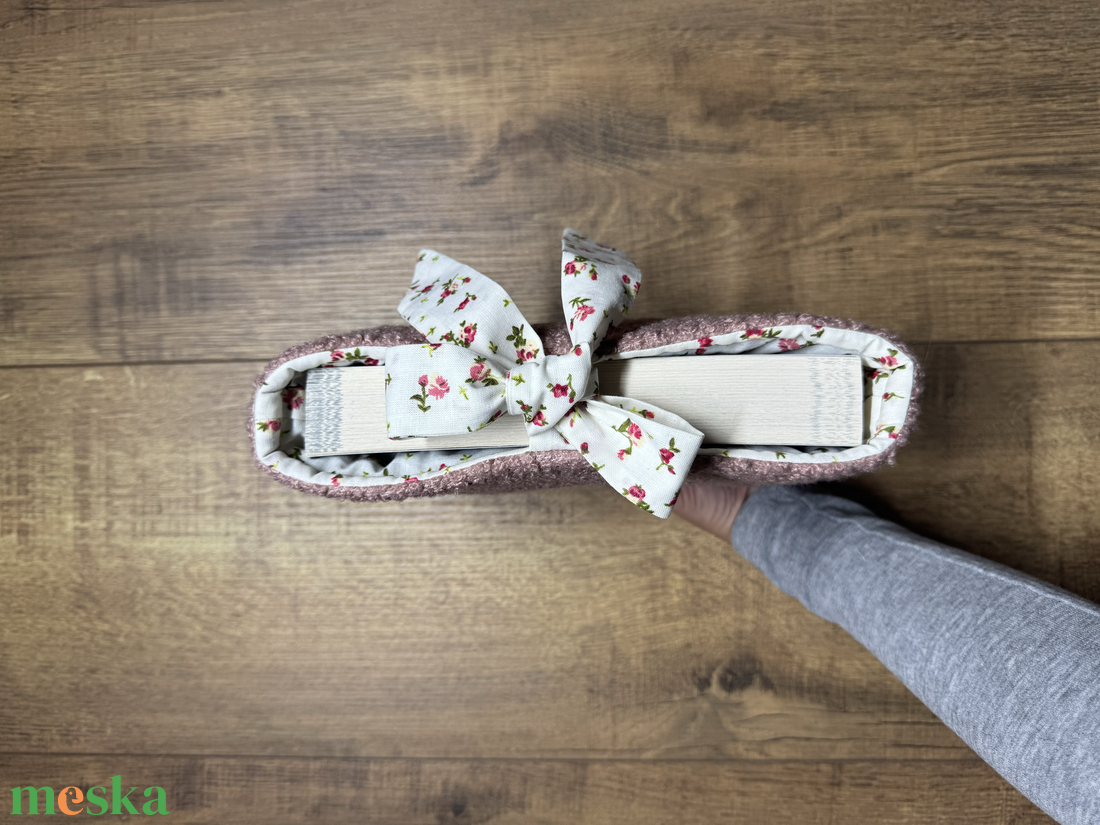 Mályva - könyvtok - könyv & zene - könyvtok - Meska.hu