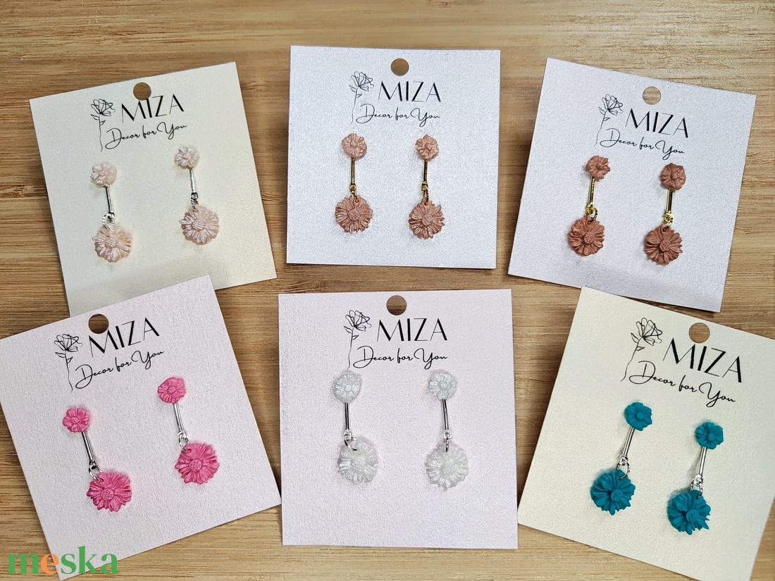 Margaréta fülbevaló - mini és kis méretű virágokkal - 1,5 cm-es rúd csatlakozóval - ékszer - fülbevaló - lógó fülbevaló - Meska.hu Margaréta fülbevaló - mini és kis méretű virágokkal - 1,5 cm-es rúd csatlakozóval - ékszer - fülbevaló - lógó fülbevaló - Meska.hu