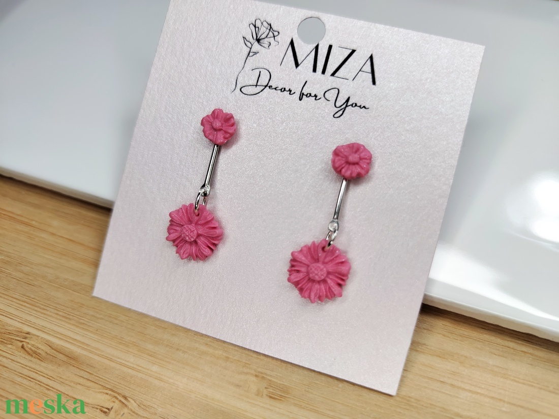 Margaréta fülbevaló - mini és kis méretű virágokkal - 1,5 cm-es rúd csatlakozóval - ékszer - fülbevaló - lógó fülbevaló - Meska.hu Margaréta fülbevaló - mini és kis méretű virágokkal - 1,5 cm-es rúd csatlakozóval - ékszer - fülbevaló - lógó fülbevaló - Meska.hu