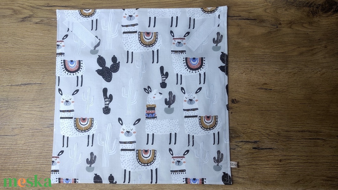 szürke alapon láma mintás újraszalvéta,textilszalvéta tízórai,uzsonna csomagolására, - otthon & életmód - konyhafelszerelés, tálalás - konyhai textil - szalvéta - Meska.hu szürke alapon láma mintás újraszalvéta,textilszalvéta tízórai,uzsonna csomagolására, - otthon & életmód - konyhafelszerelés, tálalás - konyhai textil - szalvéta - Meska.hu