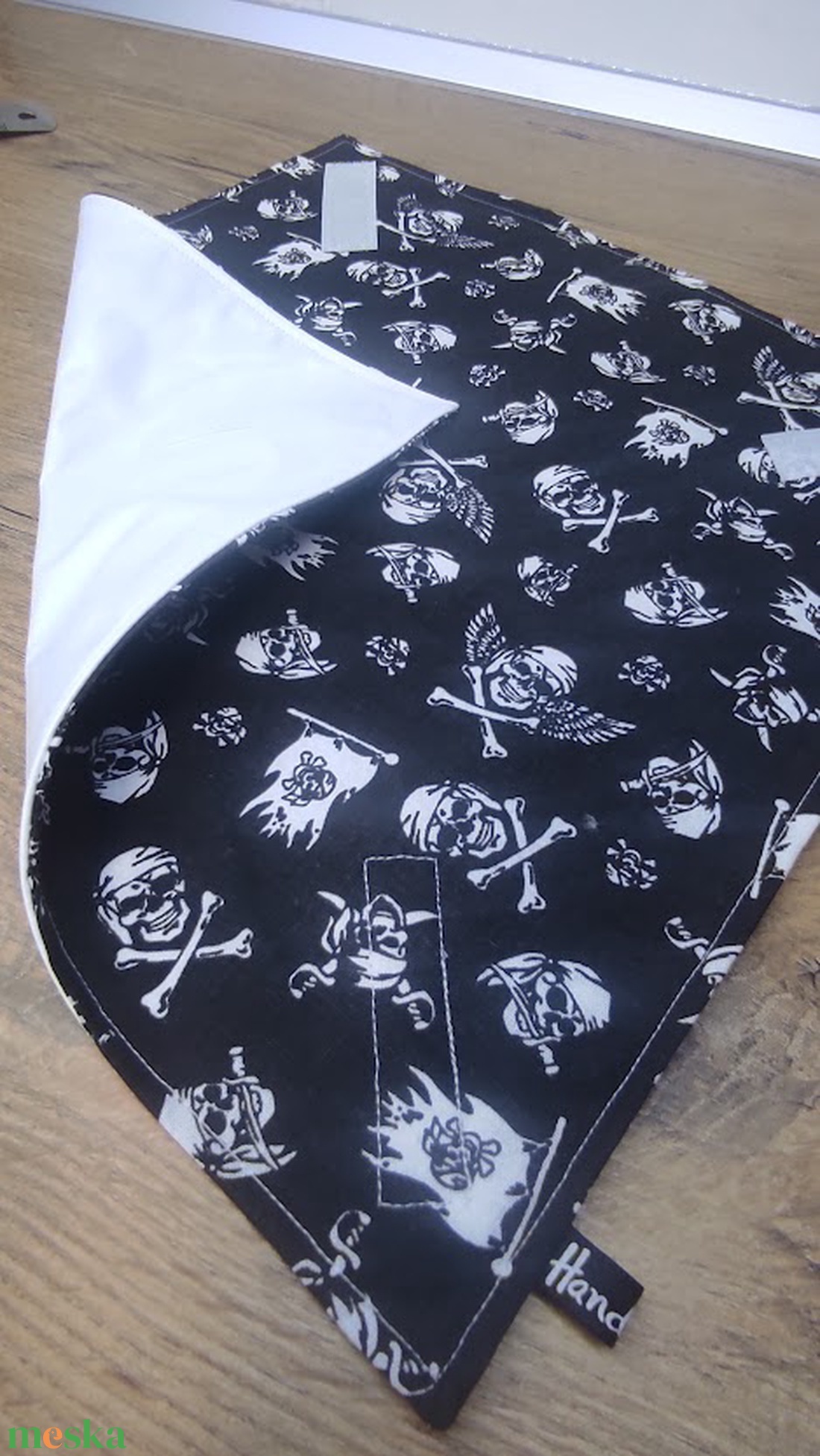 fekete, kalóz mintás újraszalvéta,textilszalvéta tízórai,uzsonna csomagolására, - otthon & életmód - konyhafelszerelés, tálalás - konyhai textil - szalvéta - Meska.hu fekete, kalóz mintás újraszalvéta,textilszalvéta tízórai,uzsonna csomagolására, - otthon & életmód - konyhafelszerelés, tálalás - konyhai textil - szalvéta - Meska.hu