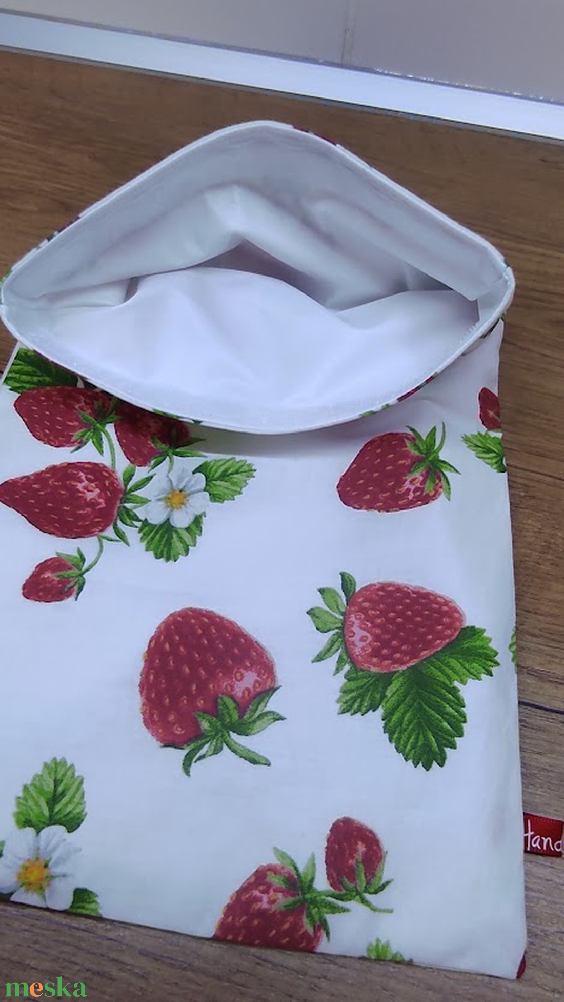 eper mintás újra felhasználható,zero waste ,mosható uzsonna tasak,nasi tasak,nagy méret - táska & tok - uzsonna- & ebéd tartó - szendvics csomagoló - Meska.hu eper mintás újra felhasználható,zero waste ,mosható uzsonna tasak,nasi tasak,nagy méret - táska & tok - uzsonna- & ebéd tartó - szendvics csomagoló - Meska.hu