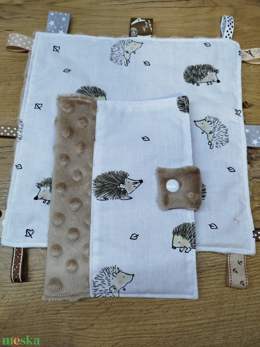 textil gyermek egészségügyi kiskönyv borító+címkerongyi sün mintával - otthon & életmód - papír, írószer - egészségügyi kiskönyv borító - Meska.hu textil gyermek egészségügyi kiskönyv borító+címkerongyi sün mintával - otthon & életmód - papír, írószer - egészségügyi kiskönyv borító - Meska.hu