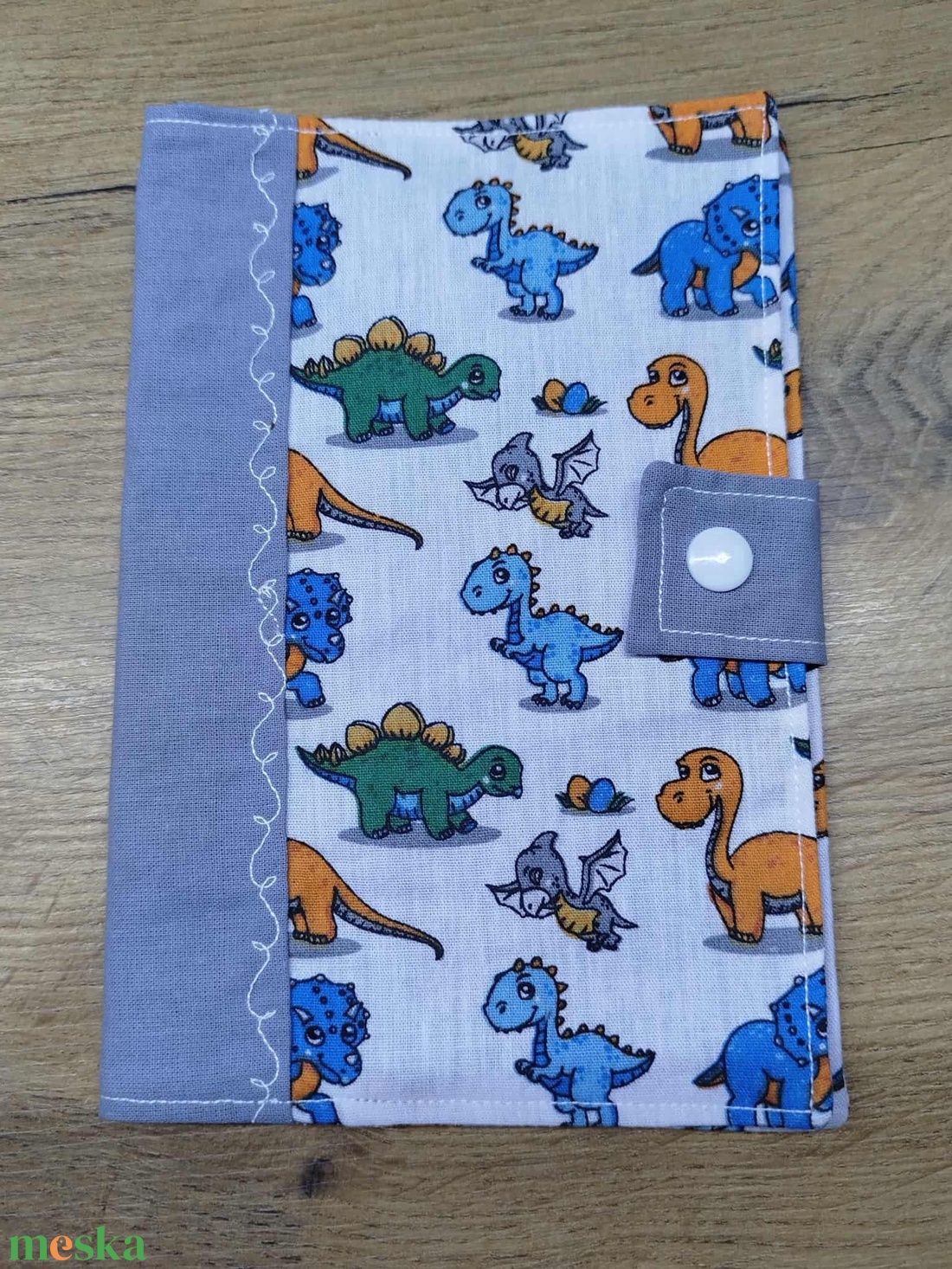 textil gyermek egészségügyi kiskönyv borító,dinoszaurusz    mintával - otthon & életmód - papír, írószer - egészségügyi kiskönyv borító - Meska.hu