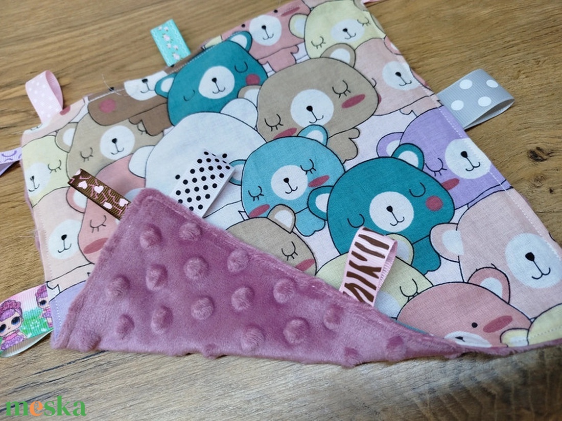 maci  mintás  címkerongyi -szundikendő - játék & sport - 3 éves kor alattiaknak - alvóka & rongyi - Meska.hu