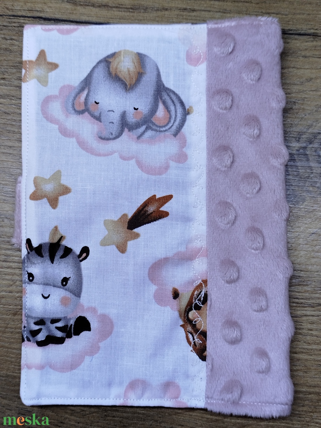 textil gyermek egészségügyi kiskönyv borító állatmintával - baba - mama - babaemlékek - egészségügyi kiskönyv borító - Meska.hu