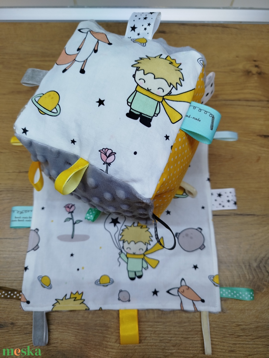 A kis herceg  mintás  címkerongyi+puha csörgő címkekocka szett - baba - mama - baba játékok - babakocka - Meska.hu