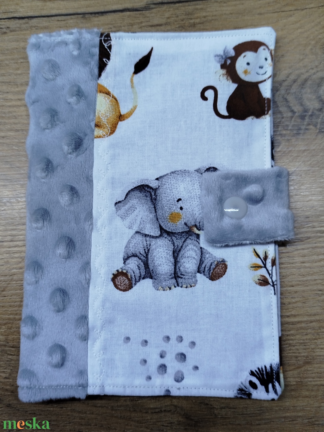 textil gyermek egészségügyi kiskönyv borító    állatmintával - baba - mama - babaemlékek - egészségügyi kiskönyv borító - Meska.hu