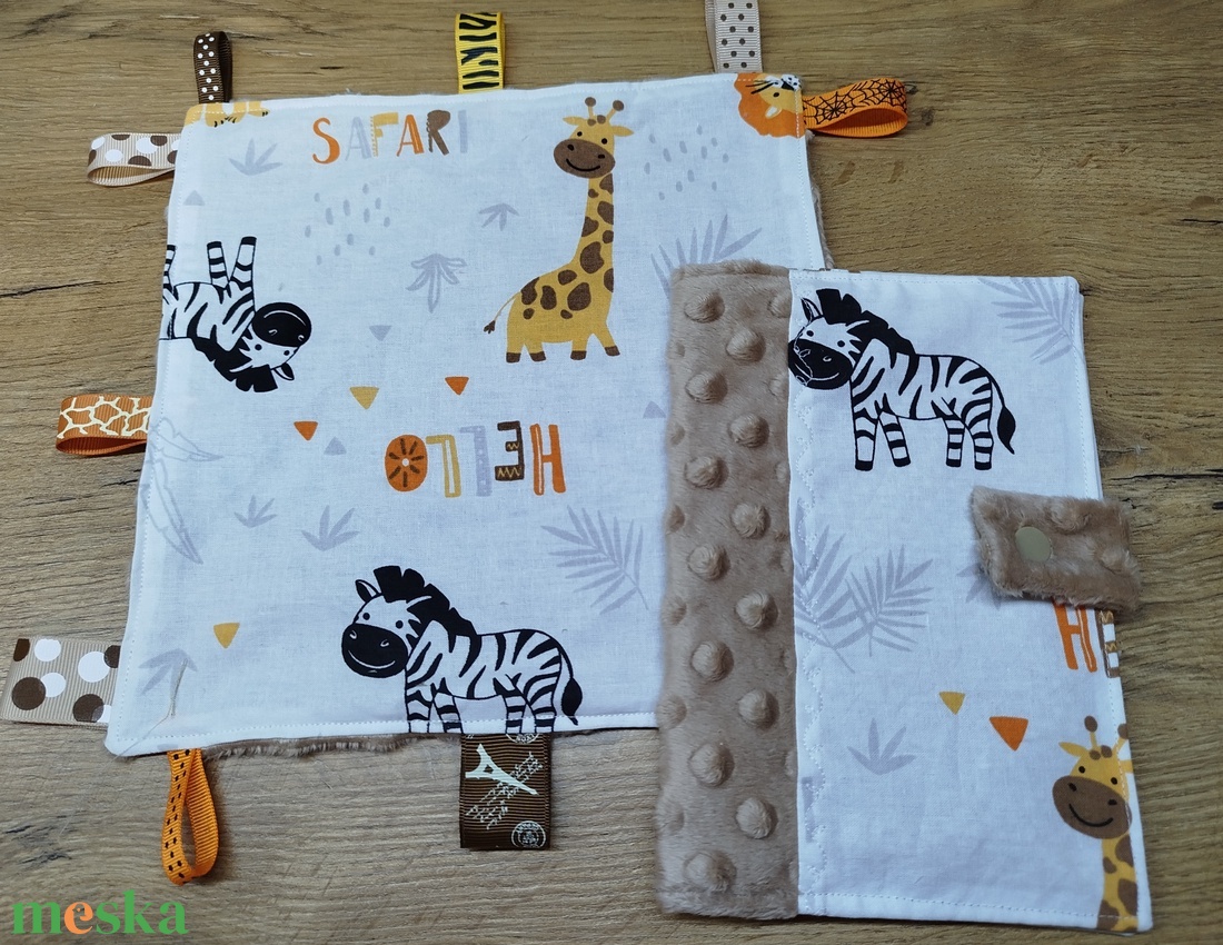 textil gyermek egészségügyi kiskönyv borító+címkerongyi maci- repülőgép   mintával  - baba - mama - babaemlékek - egészségügyi kiskönyv borító - Meska.hu